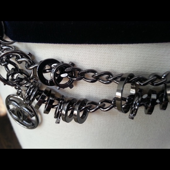 STUNNING ONE OF A KIND CHANNEL BELT - Picture 5 of 8